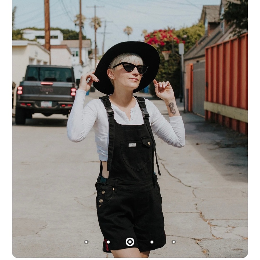 The Mumsie Jet Shortie